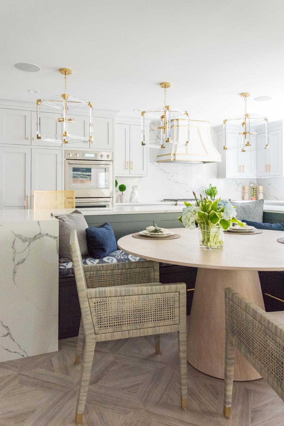 Kitchen Island and Banquette Breakfast Nook Banquette