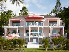 This vintage, tropical-style home in the Bahamas, designed by Amanda Lindroth, was frequented by Jacqueline Kennedy Onassis and her sister Lee Radziwill as a vacation getaway in the 1960s. Find out how the home’s interesting past helped shape its modern design.