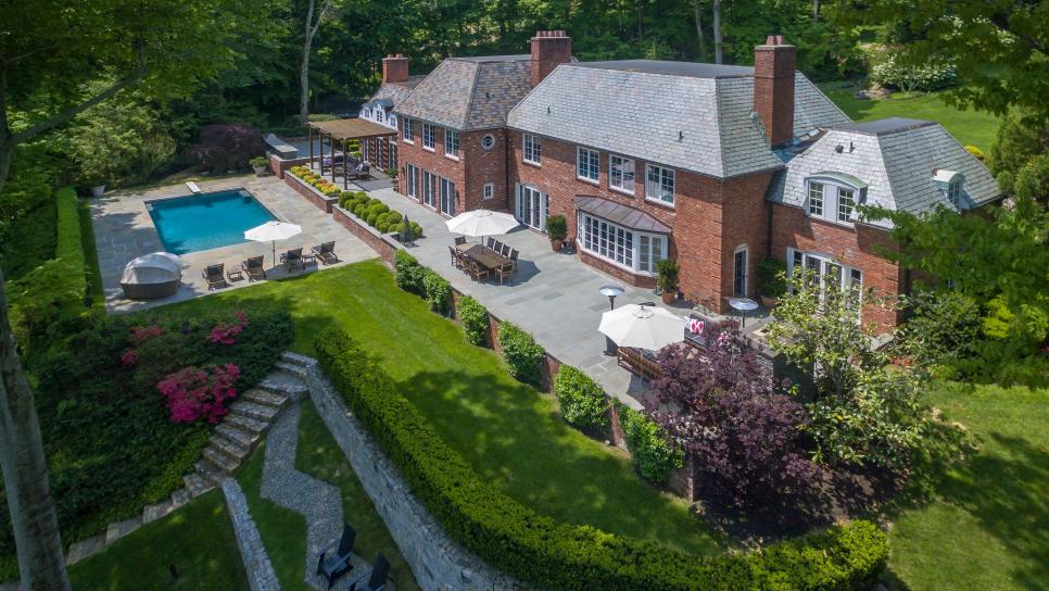 Luxury Backyard With Lawns Luxury Backyard and Lawns