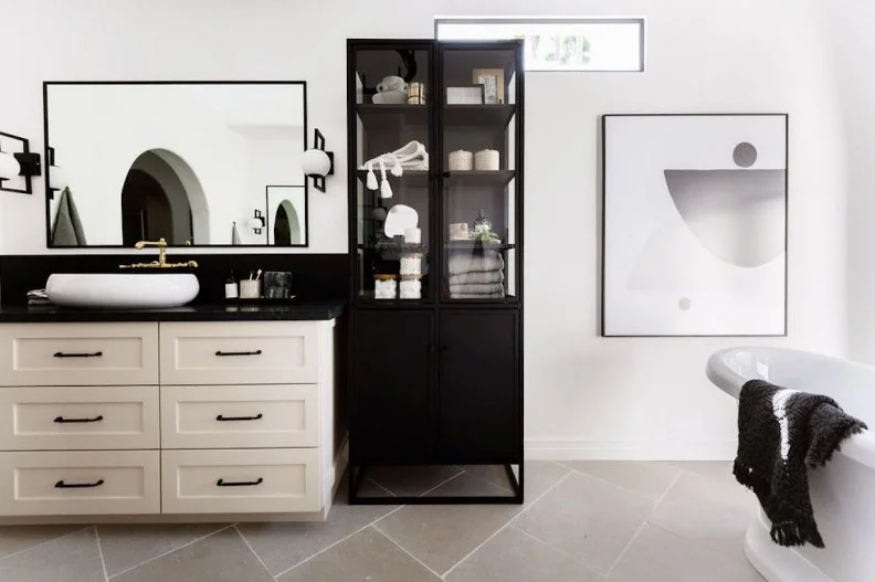 Black and White Bathroom With Arch