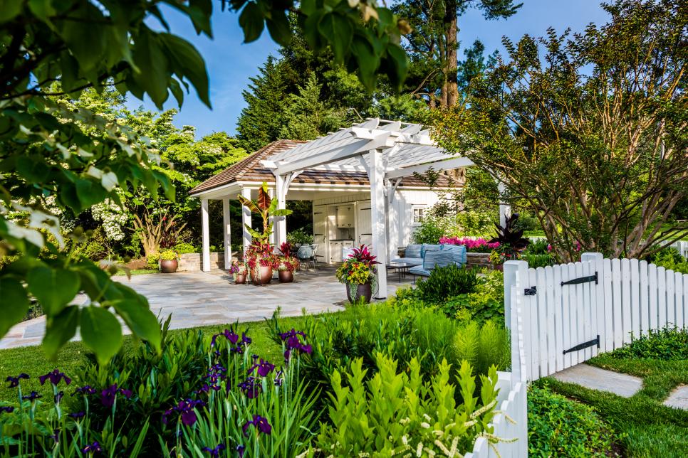 Outdoor Oasis - Editors' Pick & Overall Winner: White Gate and Poolhouse