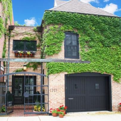 Converted Horse Stable Makes Classic Home in Chicago