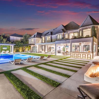 Luxury Backyard With Rectangular Pavers