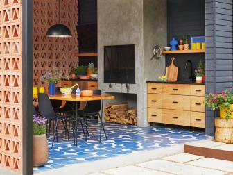 Colorful Outdoor Kitchen in Texas