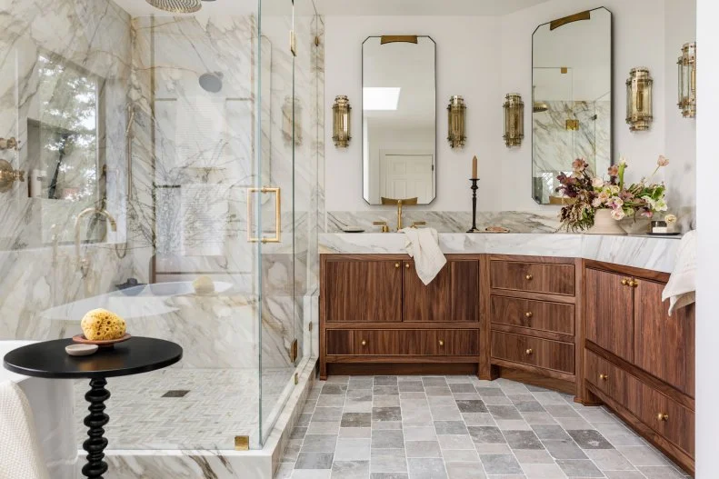 Spa Bathroom With Round Table