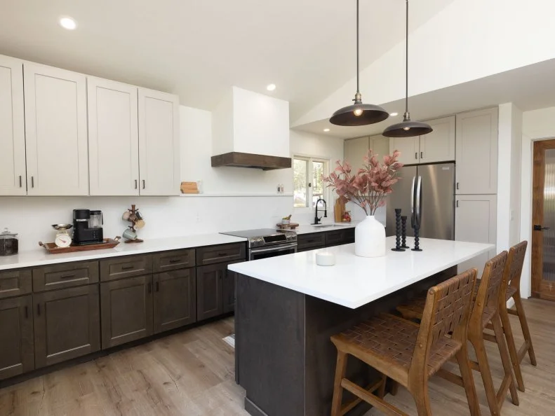 Team Kim Wolfe’s finished kitchen and dining room, as seen on Battle on the Mountain, Season 1. (After, Matches Before #14)