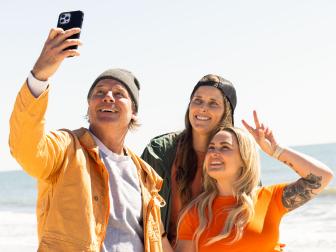 Ty Pennington takes a selfie with his team of Chyenne Nycole and Kristin Smith, as seen on Battle on the Beach, Season 4.