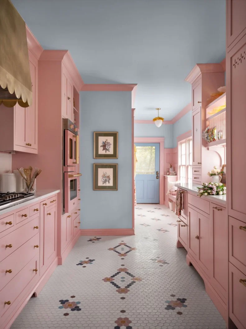 Retro Kitchen With Pink Cabinets