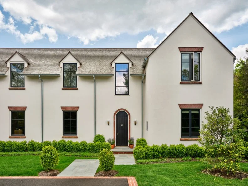 White House With Brick Trim