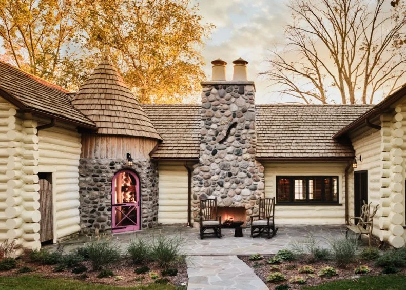 Cabin With Outdoor Fireplace