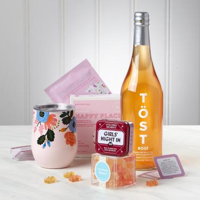 25 Thoughtful Gifts to Send to Long-Distance Family and Friends