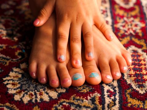 How to Get Fingernail Polish Out of Carpet
