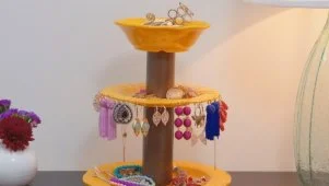 DIY Dollar Store Jewelry Display