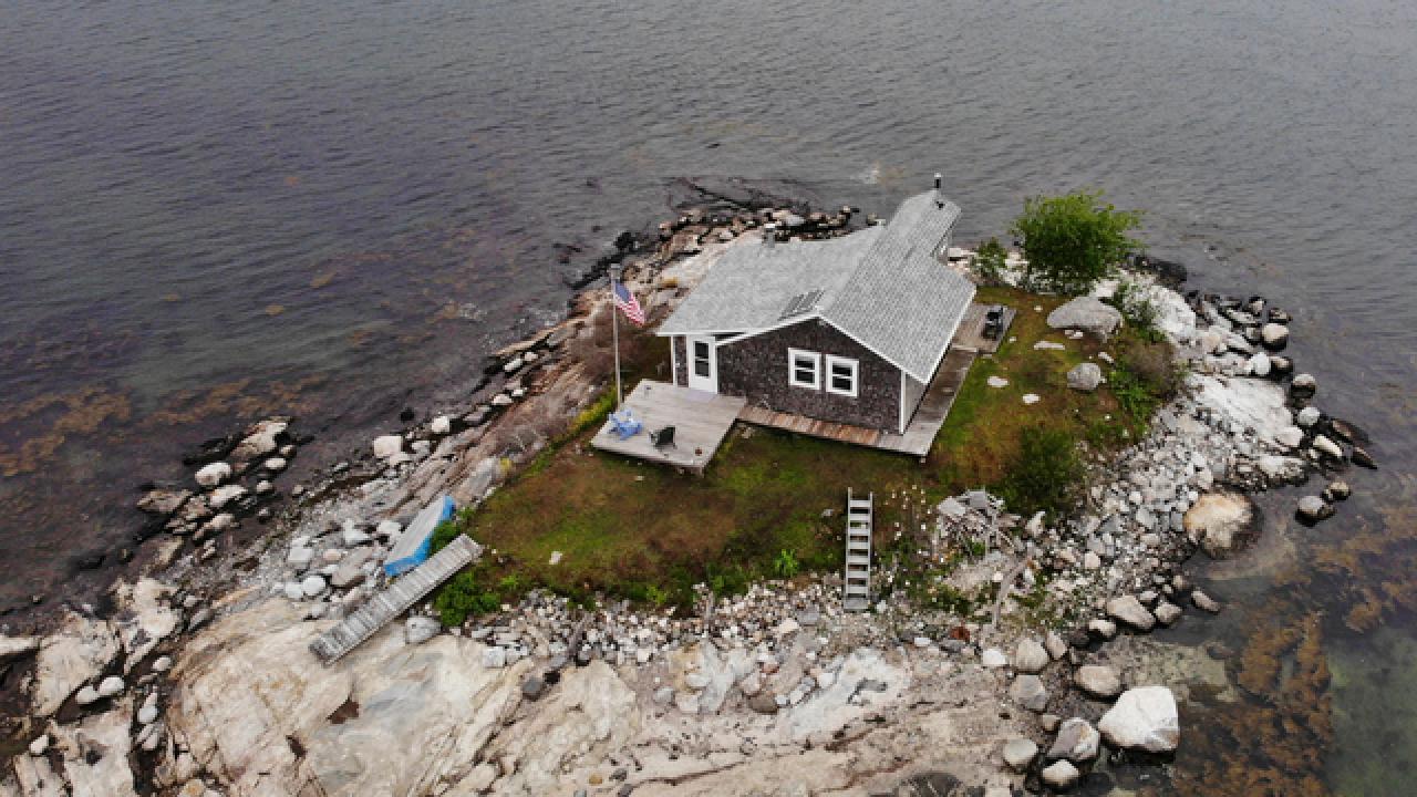 Oceanfront or Lakeside