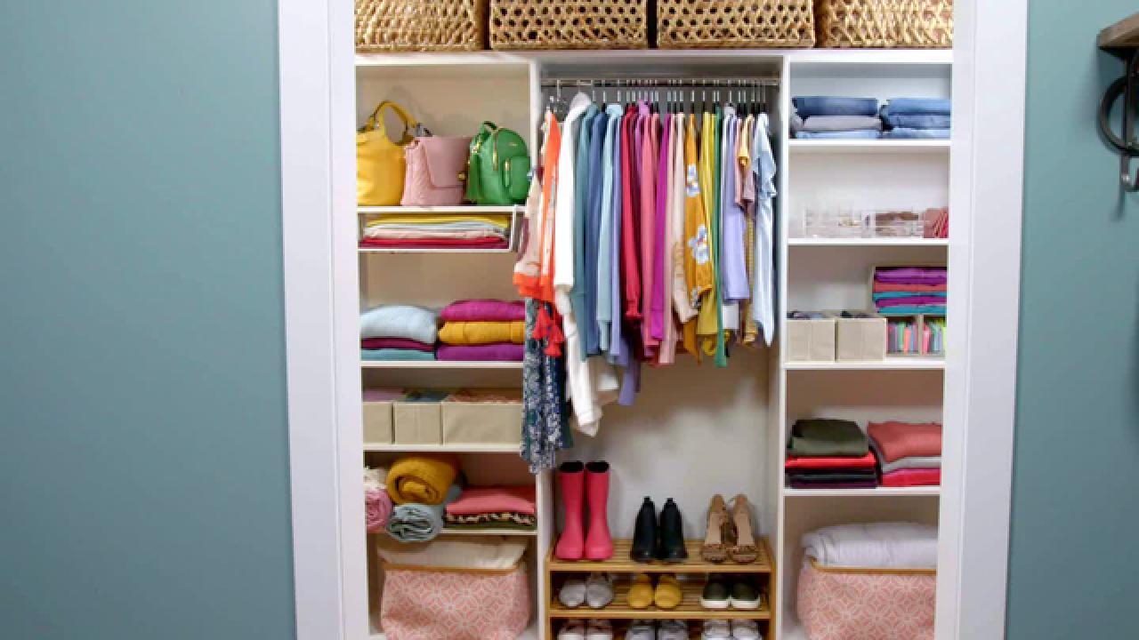 Simple Ways to Organize a Small Closet
