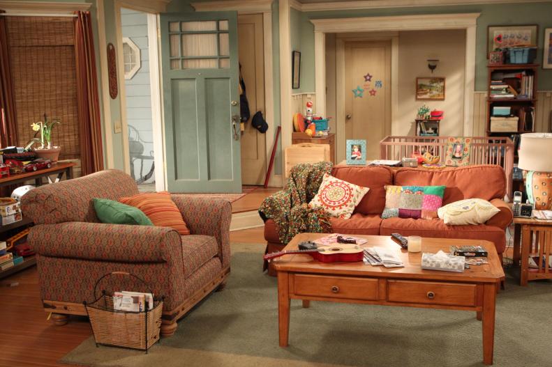 CBS's 'Mom': Living Room Set 
