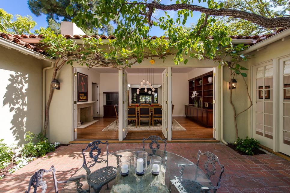 Celebrity Homes: Jodie Foster's Spanish Villa in Los Angeles | HGTV
