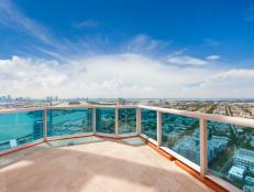 Rooftop Terrace: Miami Beach Sky Home 
