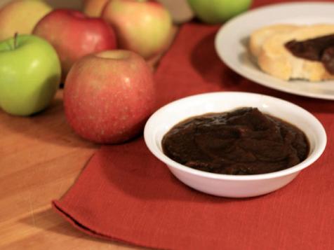 Savor the Harvest With This Apple Butter Recipe