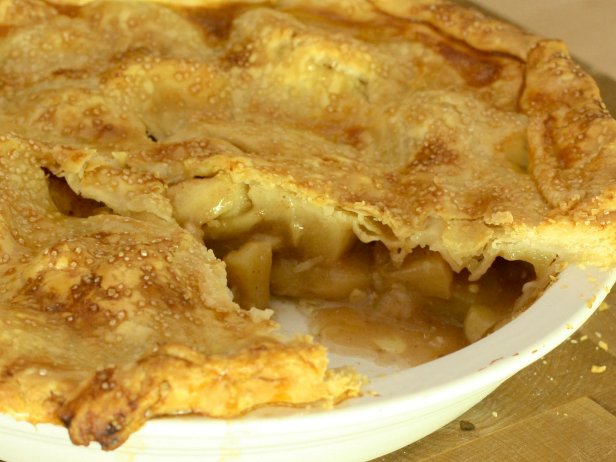 A Classic Apple Pie Recipe | HGTV