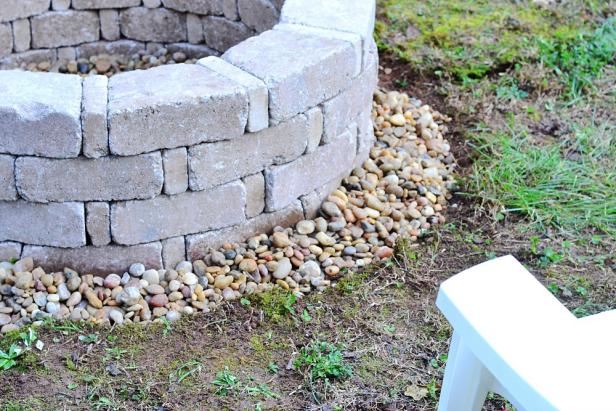 How To Build An Easy Backyard Fire Pit, Building A Fire Pit With River Rocks