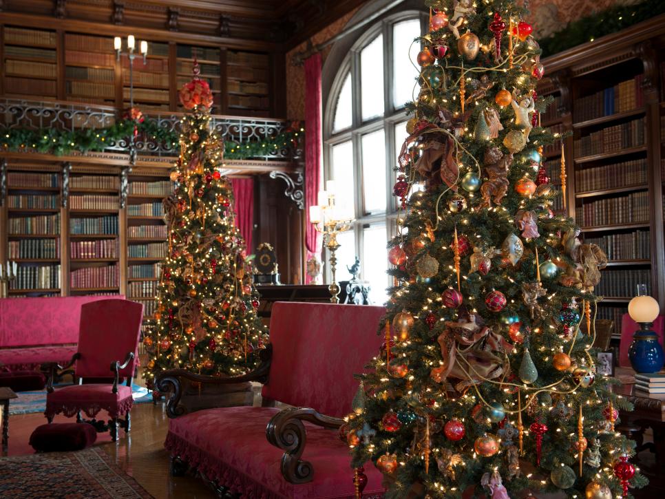 Dazzling Celebrity Christmas Trees | HGTV