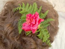 Flowers are one of the best accessories any day of the year, but weddings are the perfect excuse to add some of nature’s stunning beauties to your hair. This gallery will show you the basics of creating hair accessories for brides, bridesmaids, flower girls and many more. Get inspired to create your own using your favorite plants and flowers and wear a little bit of your garden on a very special day.