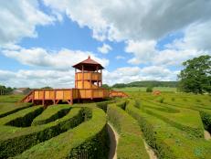 Composed of more than 16,000 English Yews, the Longleat Hedge Maze, located near the town of Warminster in Wiltshire, England, is a stunning creation that was first laid out in 1975 by the renowned designer Greg Bright.&nbsp;