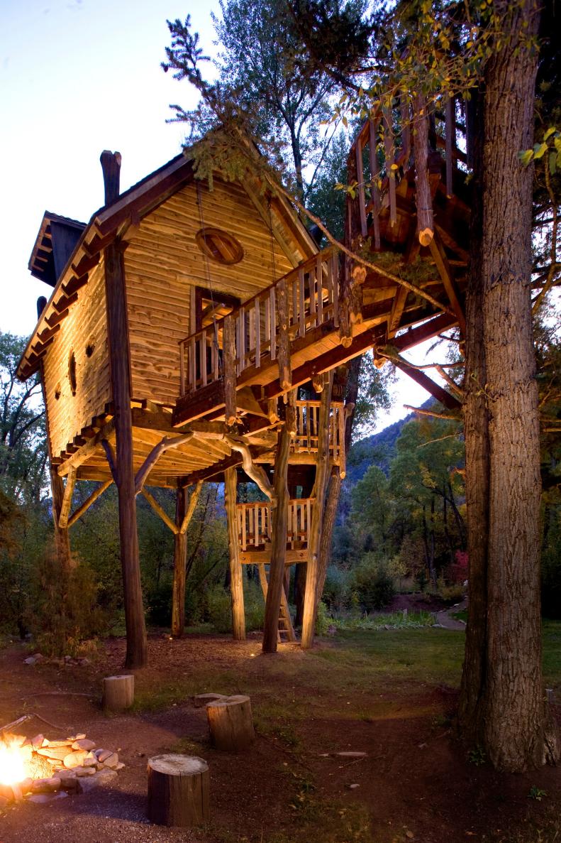 This Carbondale, Colorado treehouse was the first that Steven A. Novy, AIA, of Green Line Architects (www.greenlinearchitects.com), ever designed. A collaboration with builder and furniture craftsman David Rasmussen, this fun and frivolous feat was commissioned by Branden Cohen and Deva Shantay of True Nature Healing Arts. Called Crystal River, it features stilt-like log supports, framing made from reclaimed or blown-down timbers, and white pine and cedar siding.