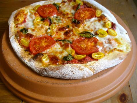 Indie Craft: Turn a Terra-Cotta Plant Saucer Into a Pizza Stone