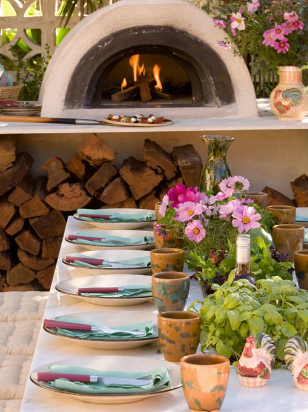 Outdoor Entertaining Ideas | HGTV