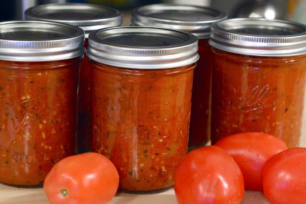 The Entire Process for Canning Tomato Sauce