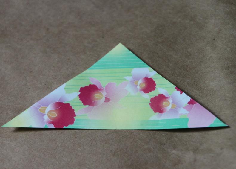 HGTV-MCaughey-origami flower 5.JPG