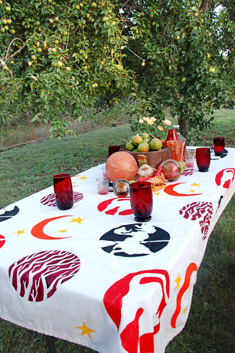 tablecloth garden party 3.jpg