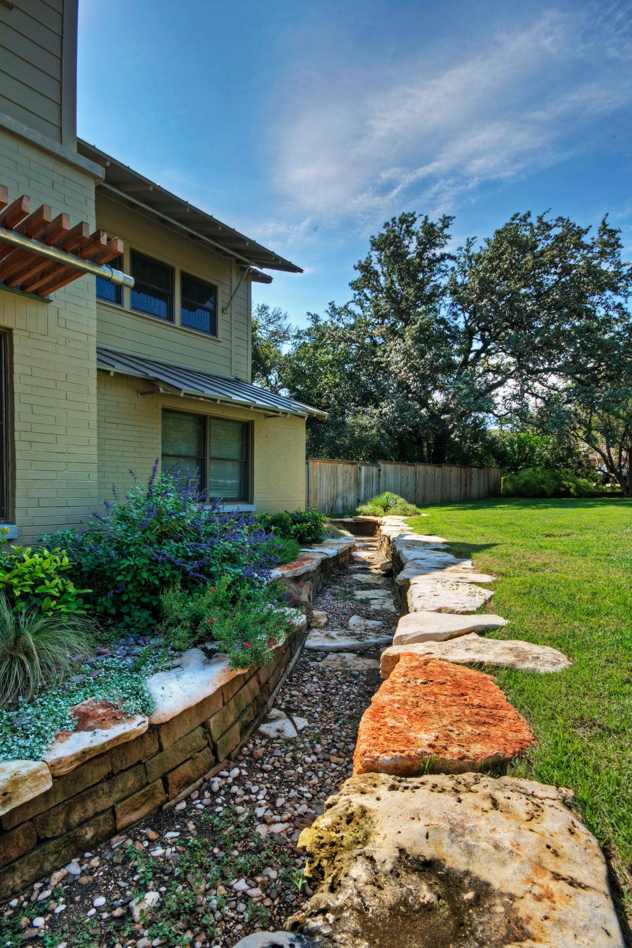 New Xeriscaping Ideas with Simple Decor