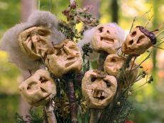 Make your own shrunken heads using fall apples.