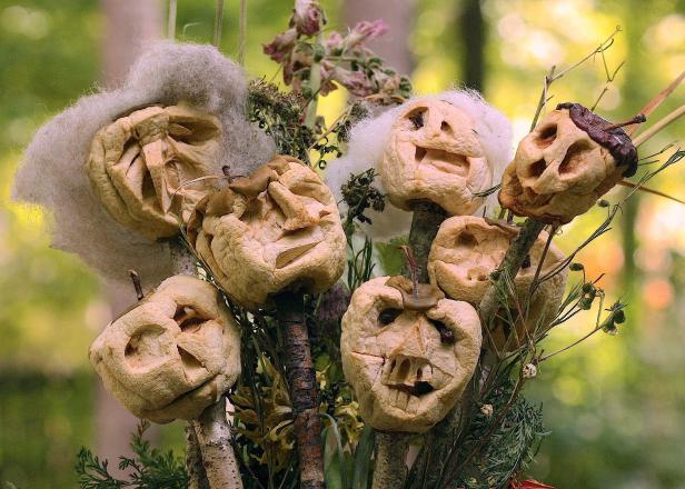 Make your own shrunken heads using fall apples.