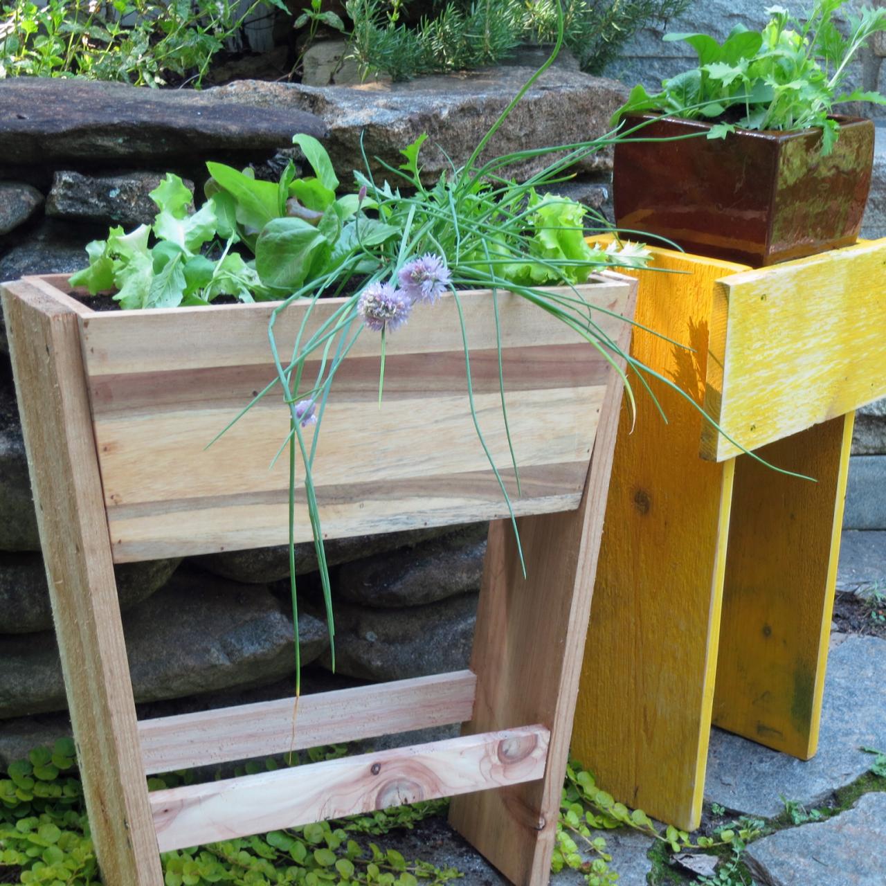 DIY Wood Planter Box Centerpiece - Handmade Farmhouse