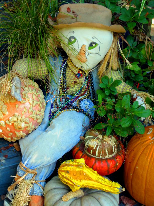 The Best Way to Build a Scarecrow | HGTV