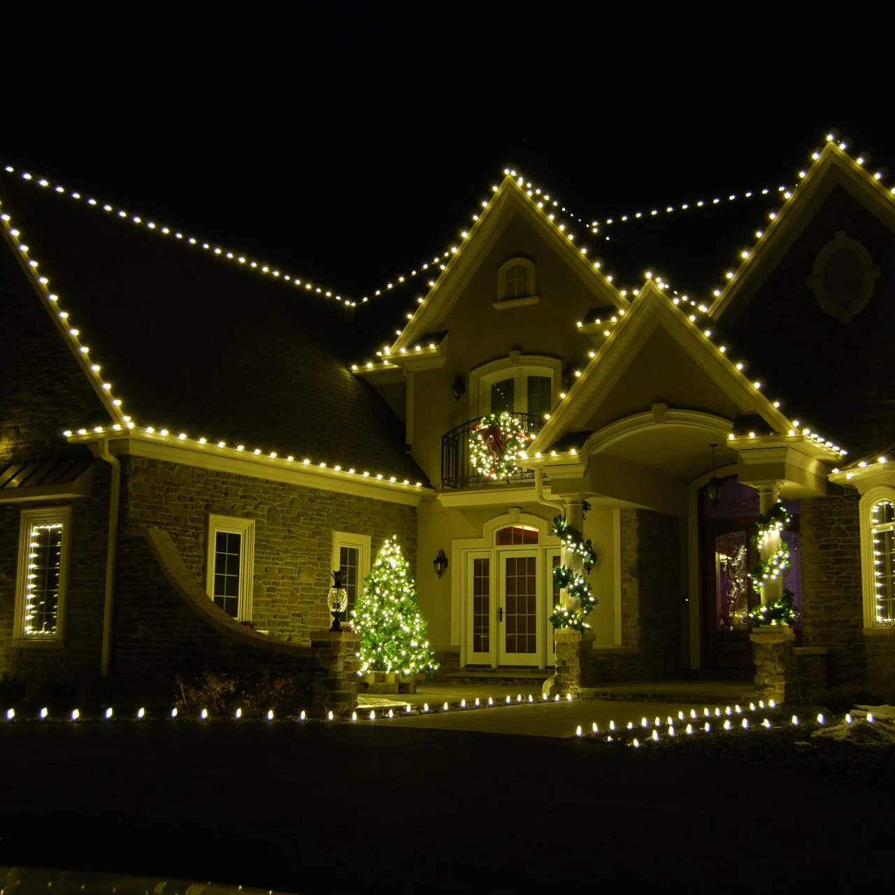 Holiday lighting discount