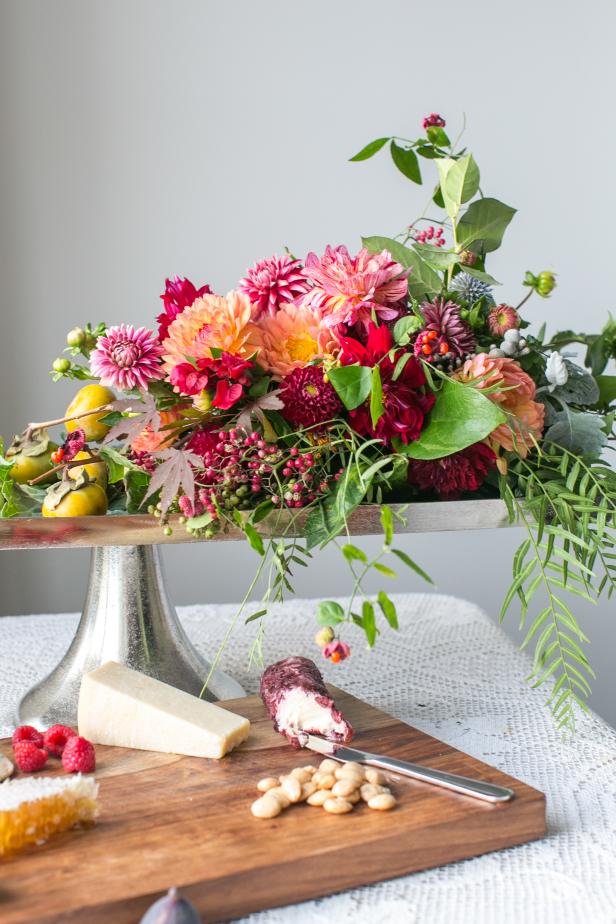 modern christmas flower arrangements