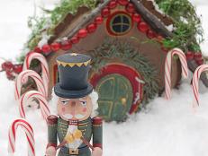 Build this beautiful Christmas fairy house for your garden this year, and create a little pocket of holiday cheer in your yard. Use the ideas in this gallery to create your own unique little home!