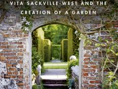 book cover, Sissinghurst: Vita Sackville-West and the Creation of a Garden