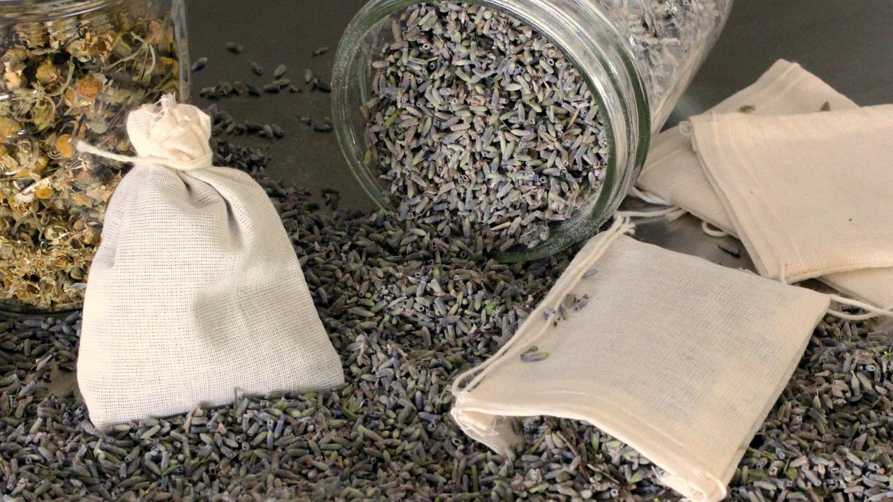 Easy DIY Lavender-Scented Bags