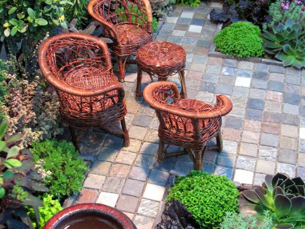 How to Create a Cottage Garden | HGTV