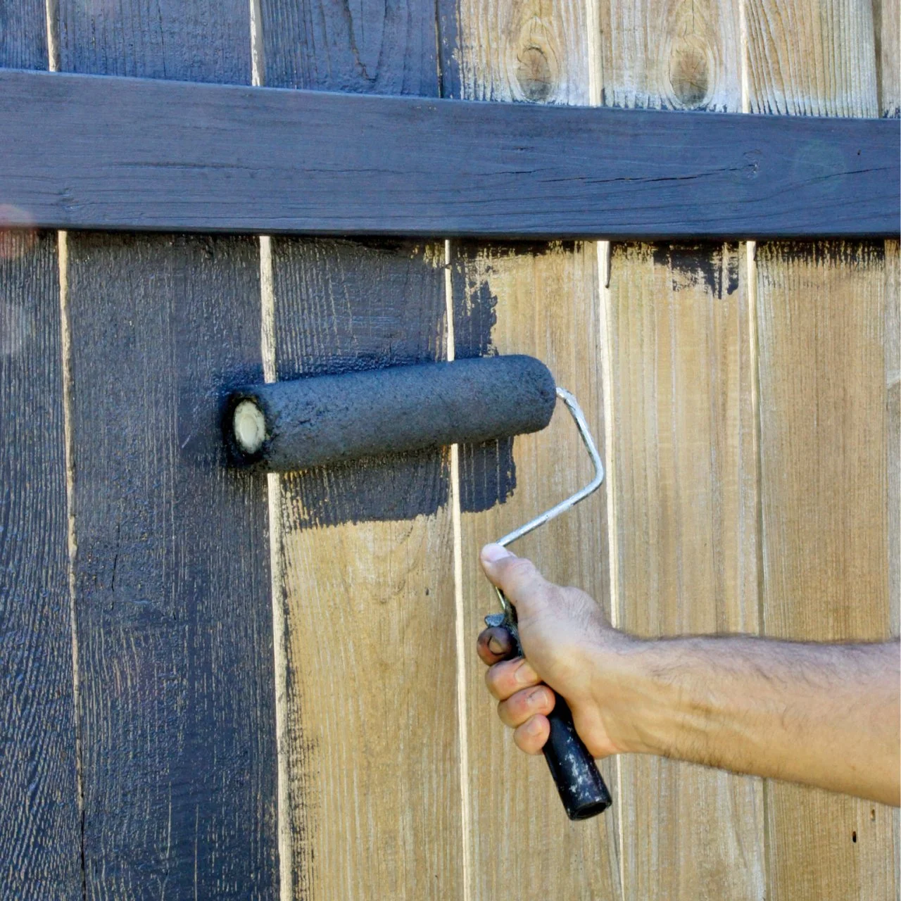 Wood Fence Painting and Staining Instructions and Tips | HGTV, image size:1280x1280