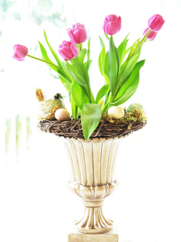 How to Make a Simple Spring Centerpiece