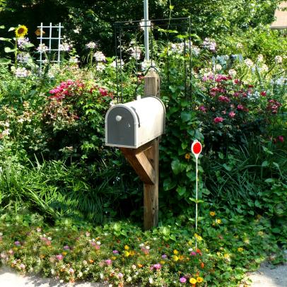 mailbox post landscaping ideas