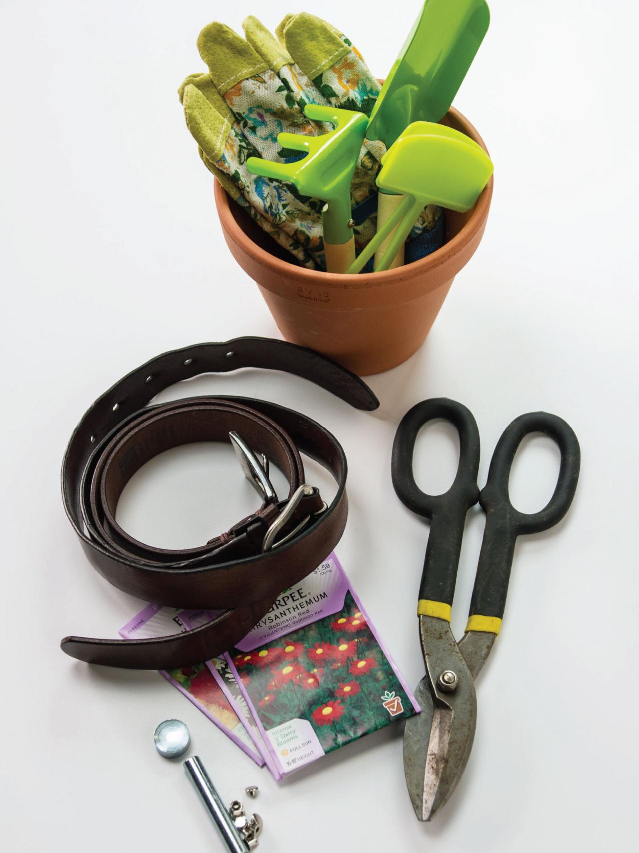 Make a Terra-Cotta Pot School Supplies Organizer