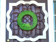 Tiny fairy plants and succulents are the perfect plants for a do it yourself moss wreath planter.